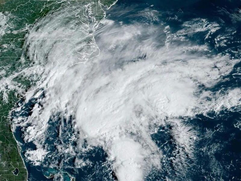 Se forma la tormenta tropical "Imelda" cerca de Florida y el huracán "Humberto" avanza