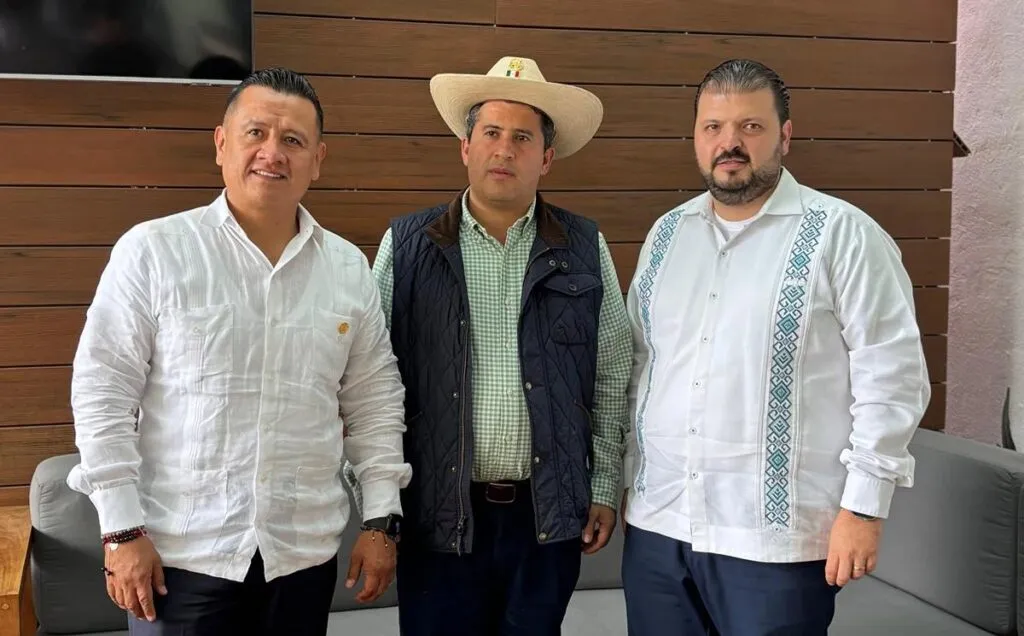 Se reúnen Estado y FGE con alcalde de Uruapan; acuerdan estrategia de seguridad