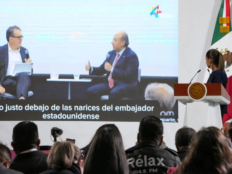 Sheinbaum llama espurio y vendepatrias a Calderón