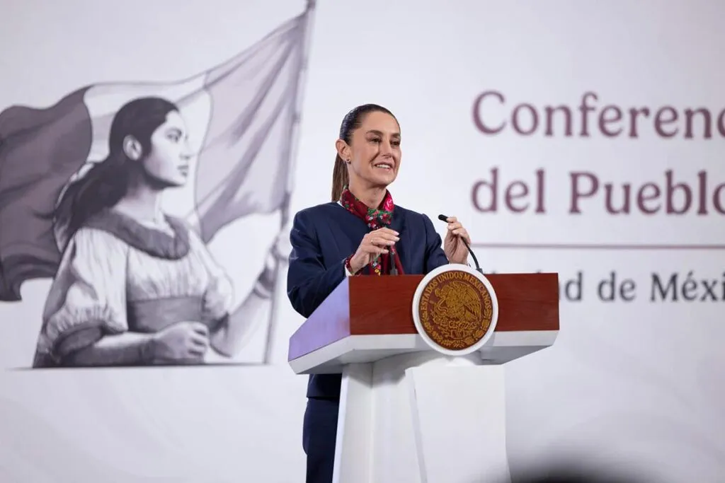 Claudia Sheinbaum minimizó la propuesta del Congreso peruano para declararla persona non grata y reafirmó su apoyo a Pedro Castillo, manteniendo su postura ante Perú