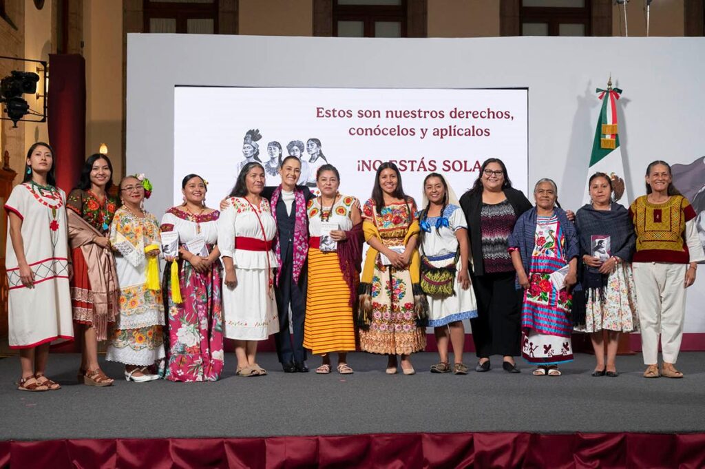 Sheinbaum presenta agenda cultural para “Mujeres del maíz” con la que cierra el Año de la Mujer Indígena