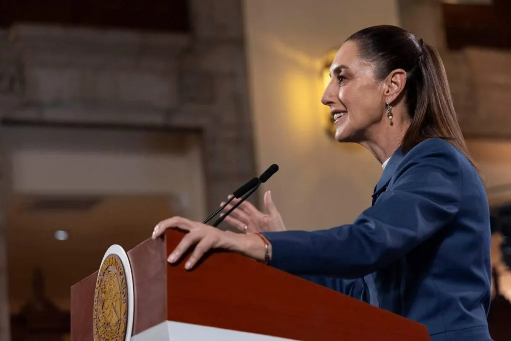 La Presidenta Sheinbaum subraya que el combate al crimen organizado es complejo y rechaza cualquier intervención militar de EU, insiste en que la cooperación respetando la soberanía de México