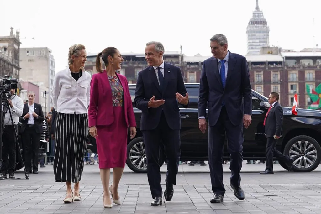 Sheinbaum y Mark Carney sostienen encuentro en Palacio Nacional