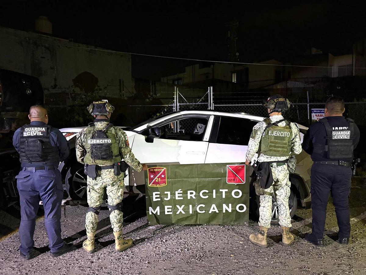 SSP asegura dos armas largas, vehículos y más de 400 cargadores en Quiroga