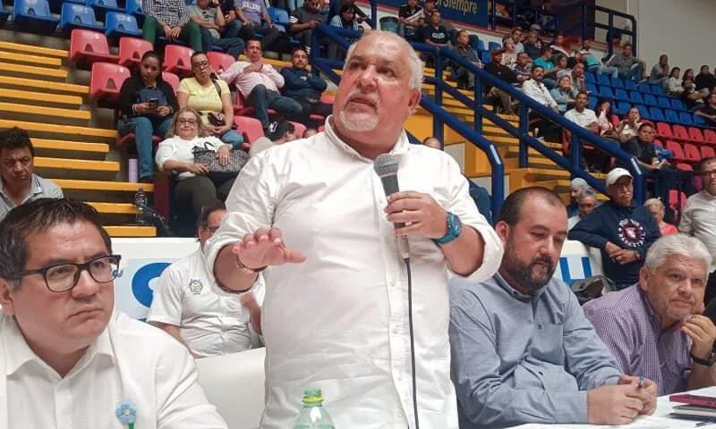 SUEUM advierte posible embargo a la UMSNH por adeudo