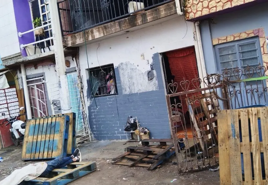 Sujetos armados asesinan a hombre e intentan incendiar vivienda en Zamora