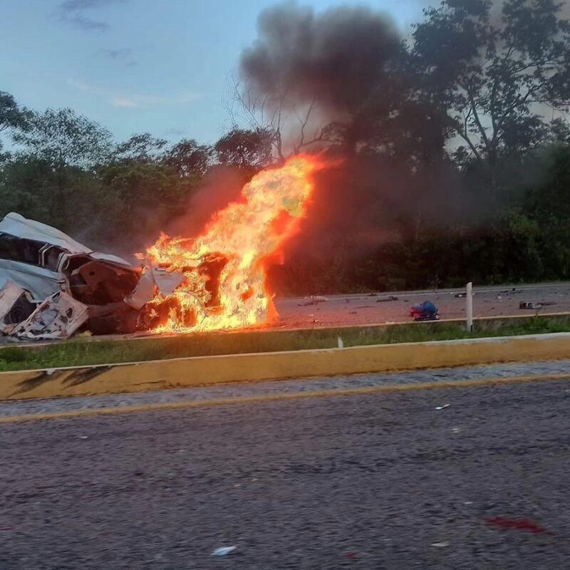 Aumenta a 16 el número de muertos en accidente en Yucatán