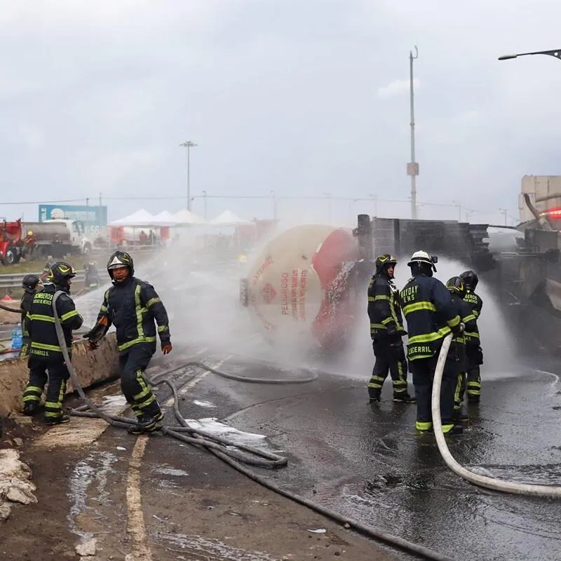 Explosión de pipa en Iztapalapa ha dejado ya 21 fallecidos