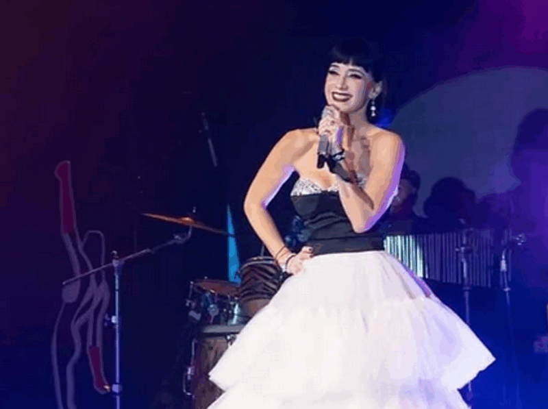 Susana Zabaleta es abucheada por la prensa