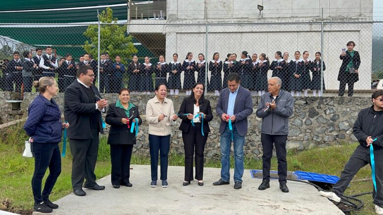 Tere Herrera inaugura obra en Secundaria Roberto López Maya 1
