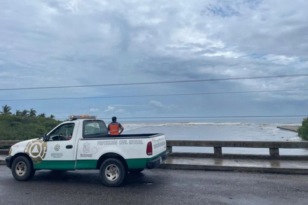 tormenta tropical “Mario activa alerta en Michoacán