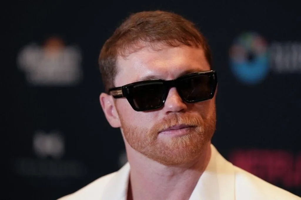 La pelea entre el mexicano Saúl "Canelo" Álvarez vs Terence Crawford la podrás disfrutar en México en exclusiva por Netflix, no habrá transmisión en TV abierta. El mexicano se inconformó por un error en los derechos de emisión 1