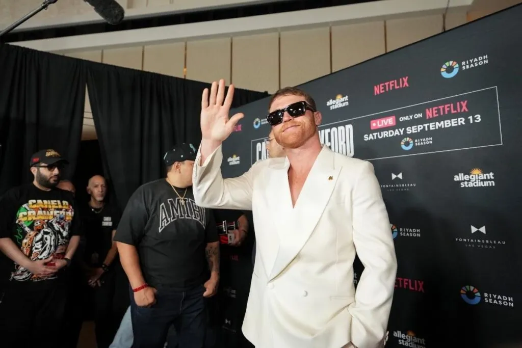 La pelea entre el mexicano Saúl "Canelo" Álvarez vs Terence Crawford la podrás disfrutar en México en exclusiva por Netflix, no habrá transmisión en TV abierta. El mexicano se inconformó por un error en los derechos de emisión