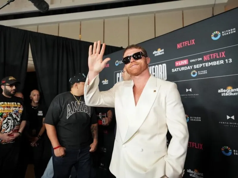 La pelea entre el mexicano Saúl "Canelo" Álvarez vs Terence Crawford la podrás disfrutar en México en exclusiva por Netflix, no habrá transmisión en TV abierta. El mexicano se inconformó por un error en los derechos de emisión