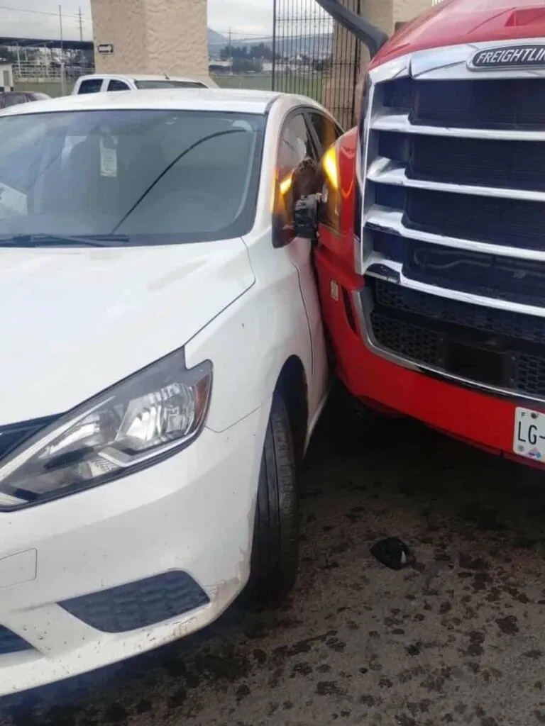 Tres accidentes en Morelia colapsan vialidades