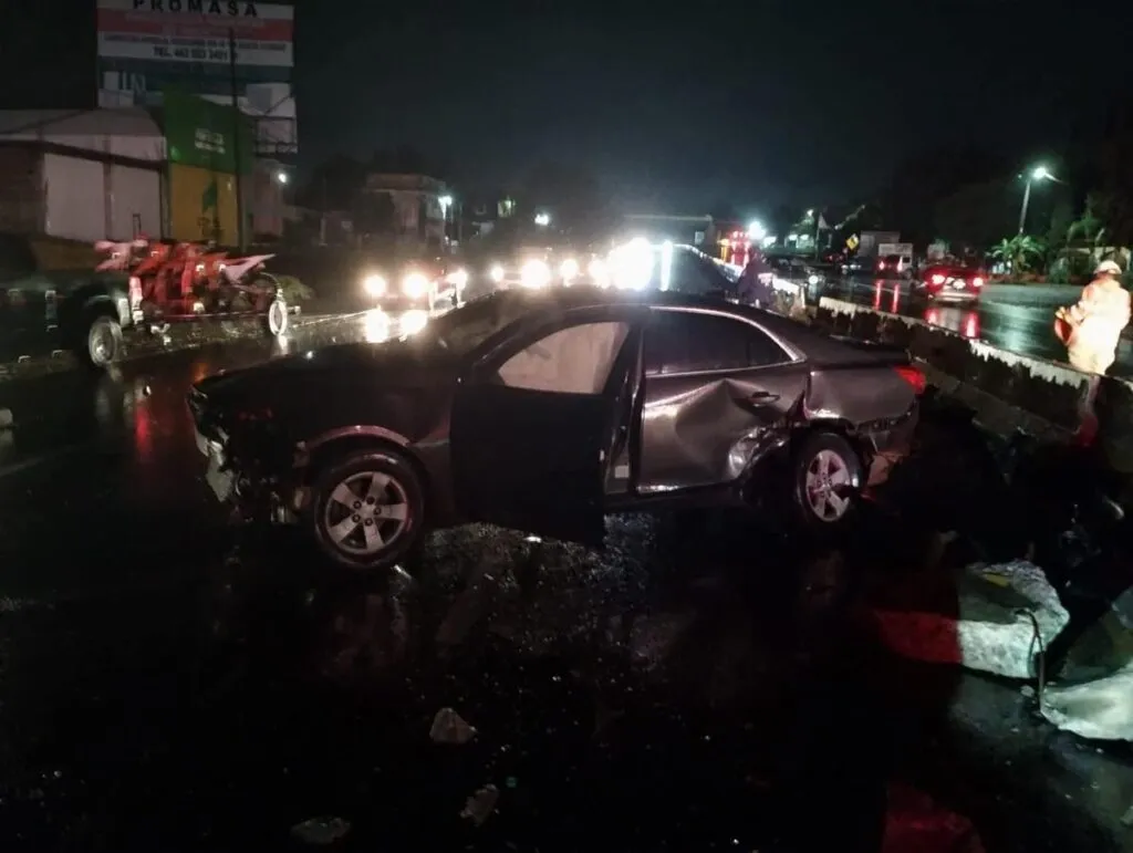 tres personas resultaron lesionadas en la Morelia-Pátzcuaro En carambola,