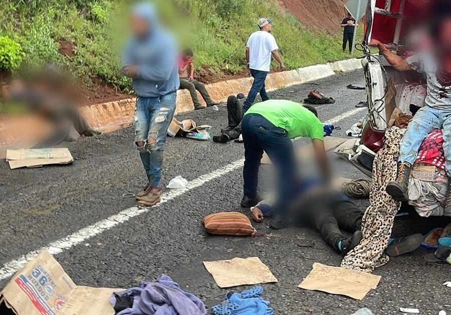 Un muerto y siete heridos, el saldo de accidente automovilístico en la Siglo XXI-2