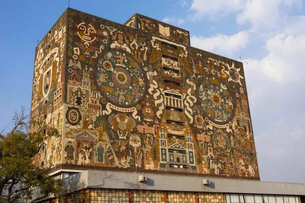 UNAM suspenden clases presenciales por amenazas en redes sociales y trasladan actividades a modalidad en línea.