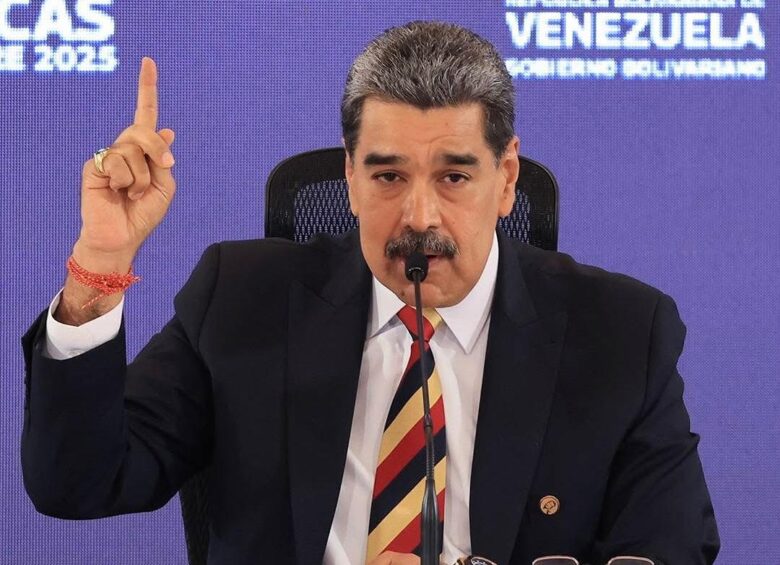 Venezuela se alzará en armas si es agredida por EU: Maduro