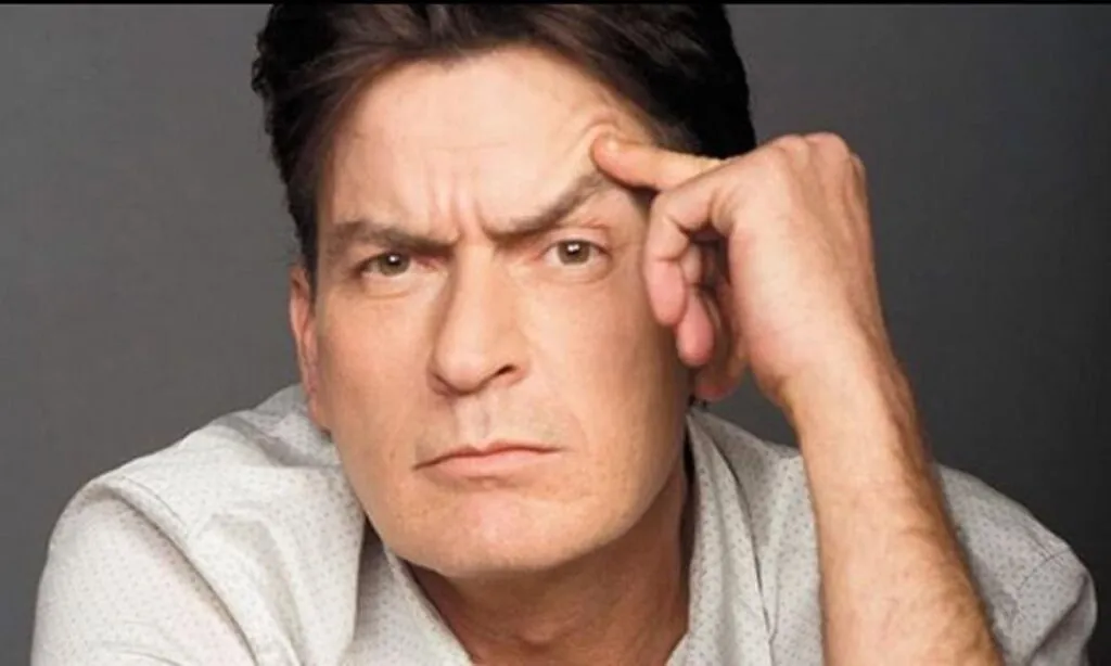 “‘Volvería a hacerlo’: Charlie Sheen anhela retomar ‘Two and a Half Men’ tras su sobriedad”