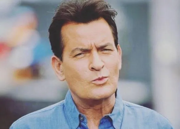 “‘Volvería a hacerlo’: Charlie Sheen anhela retomar ‘Two and a Half Men’ tras su sobriedad”-1