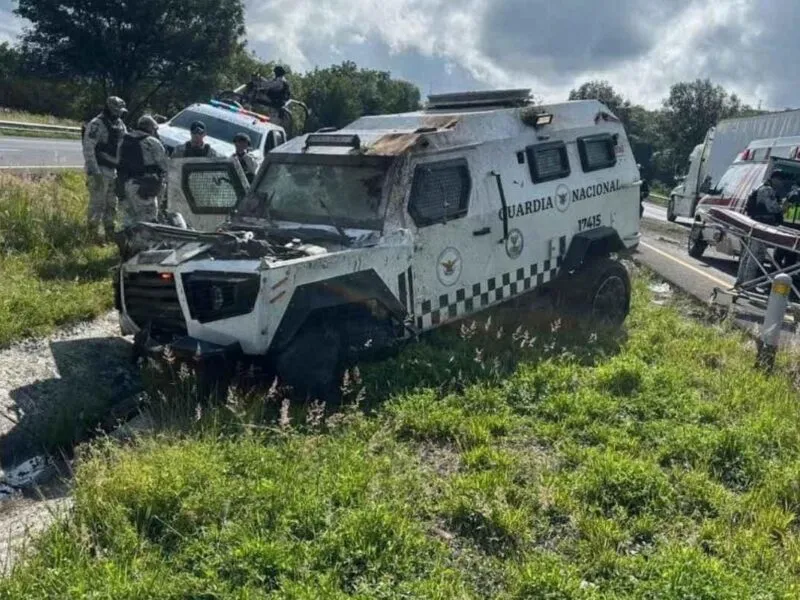 Vuelca patrulla de Guardia Nacional en Michoacán: 5 heridos 2