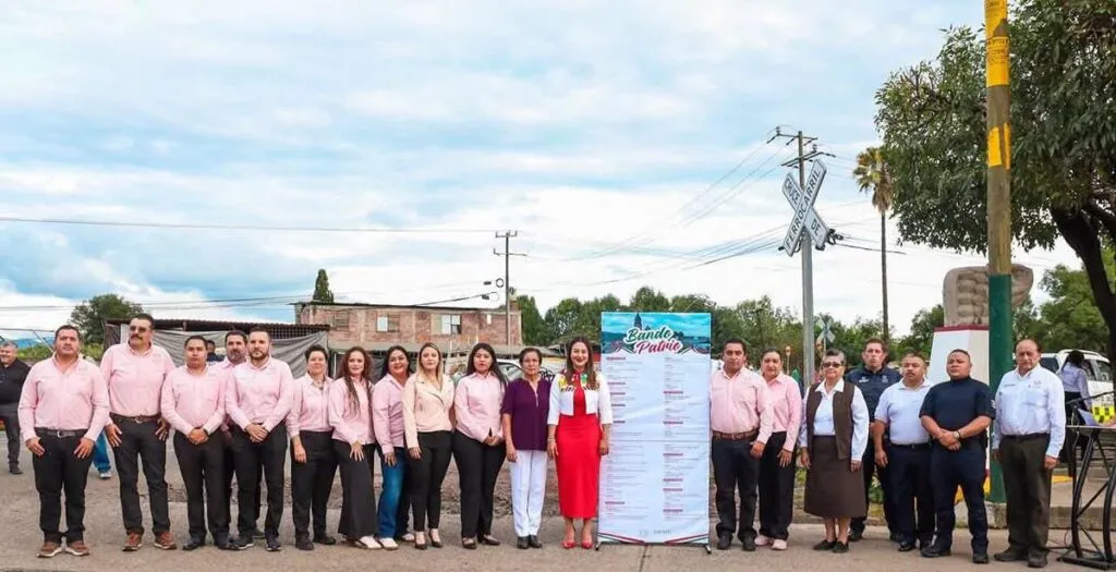 Zacapu inicia con orgullo las celebraciones del mes patrio; Mónica Valdez convoca a la población a participar-2