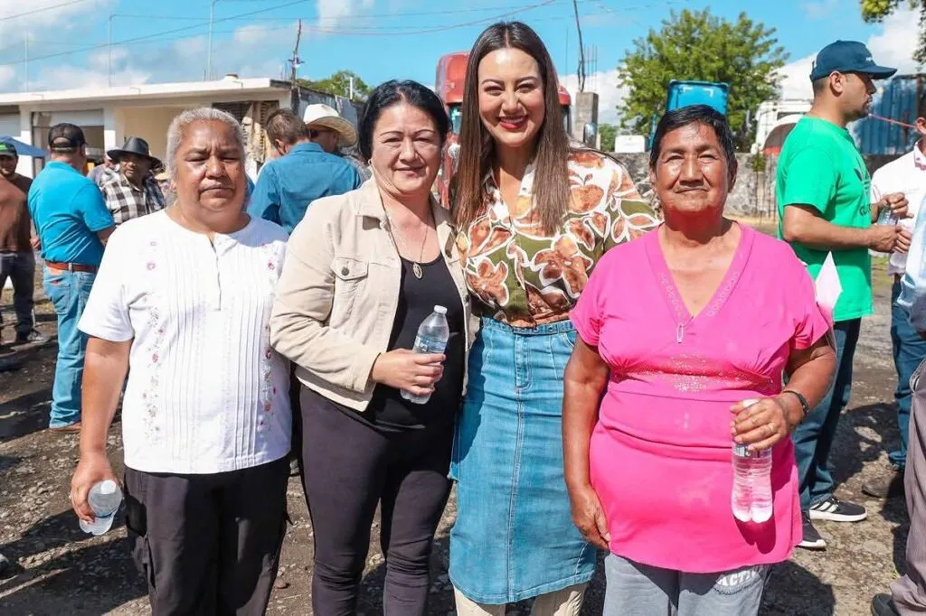 Zacapu recupera camino histórico en beneficio de la ciudadanía; Mónica Valdez hace entrega