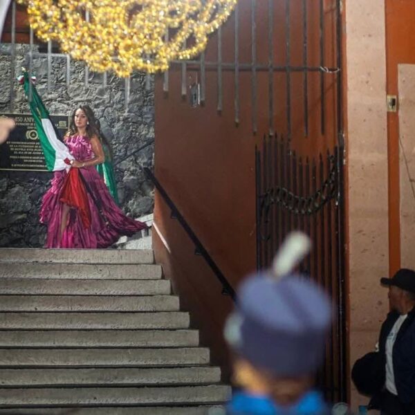 Zacapu vive con orgullo el Grito de Independencia encabezado por Mónica Valdez Pulido