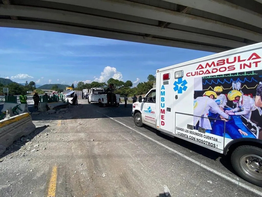 accidente en la Siglo XXI deja 16 lesionados