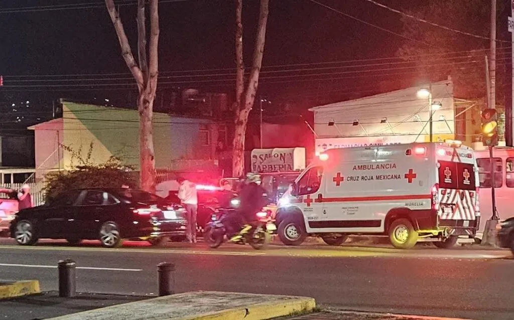 Accidente vehicular en Madero Poniente de Morelia deja dos jóvenes heridos-1