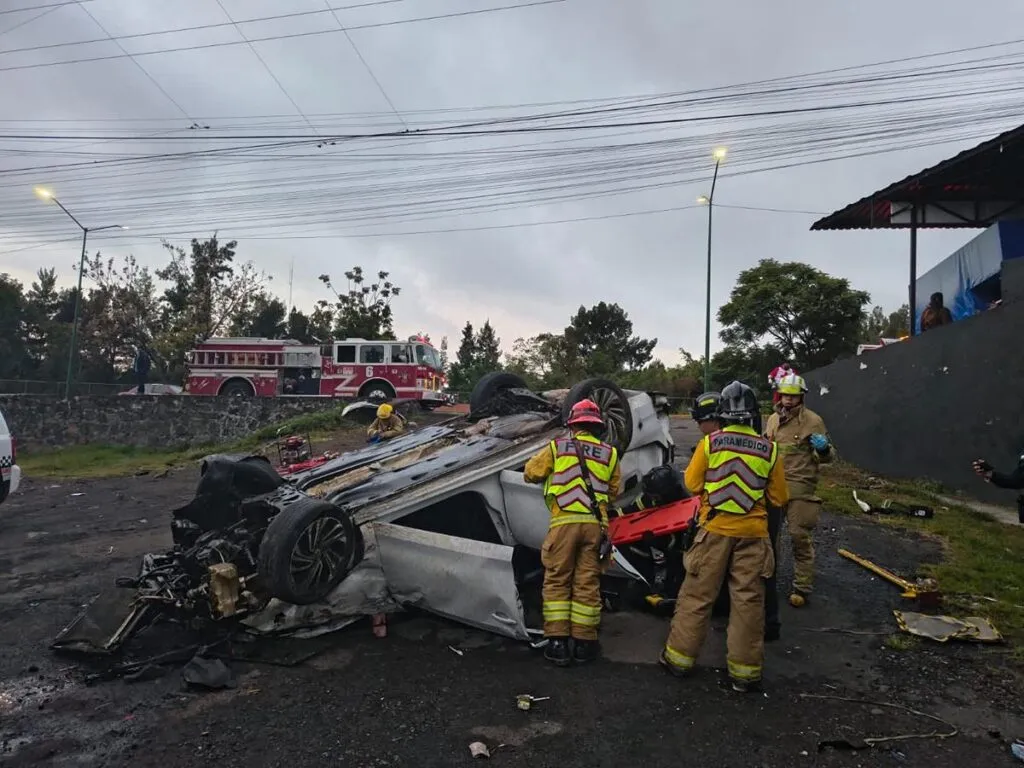 accidente vehicular, tres personas lesionadas en Morelia