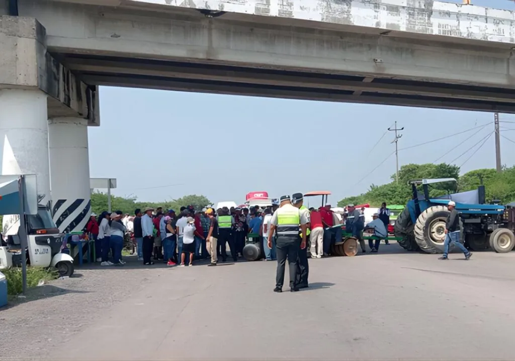 Agricultores de México bloquean carreteras por crisis en el campo
