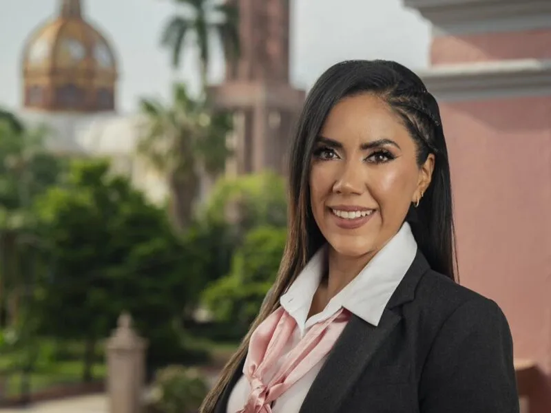 Alcaldesa de Apatzingán habría pedido narcocorrido y se lo cantan