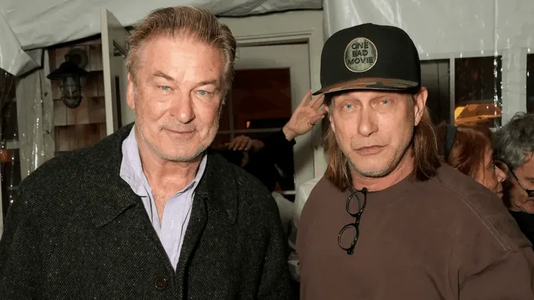 Alec Baldwin y su hermano Stephen sobreviven a accidente automovilístico en Nueva York