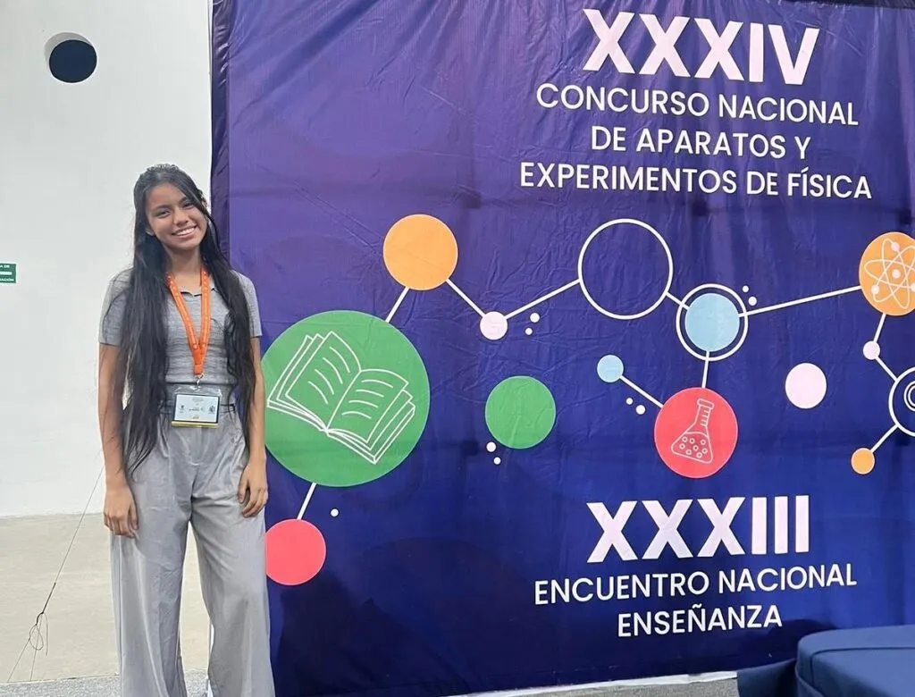 Alumna del Cecytem Guacamayas gana concurso nacional de Física-1