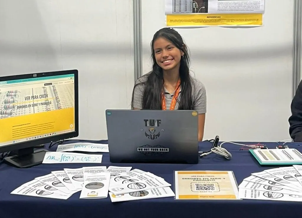 Alumna del Cecytem Guacamayas gana concurso nacional de Física