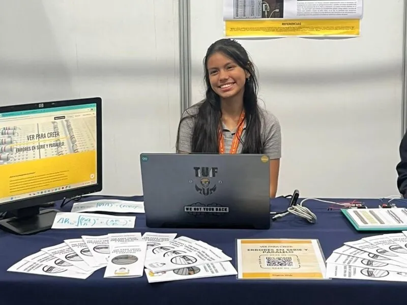 Alumna del Cecytem Guacamayas gana concurso nacional de Física