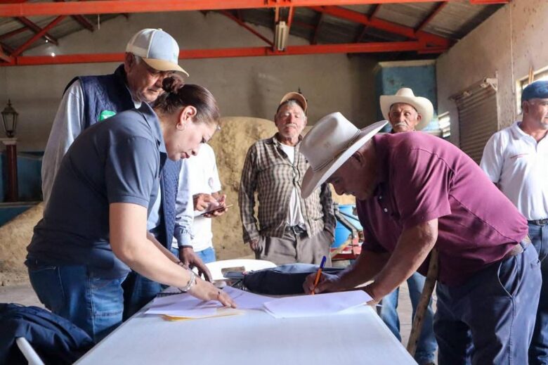 Apoyo al campo en Zacapu con entrega de minerales orgánicos 1