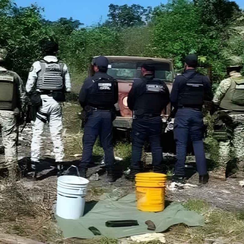 Ejército decomisa 52 kilos de cristal y armas en Operativo en Uruapan, Michoacán