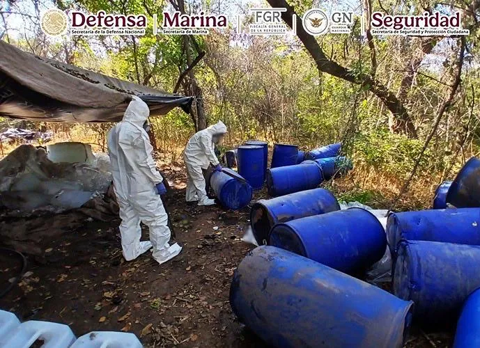 Aseguran en Sinaloa fentanilo, cocaína y un laboratorio de metanfetamina valuados en 700 mdp