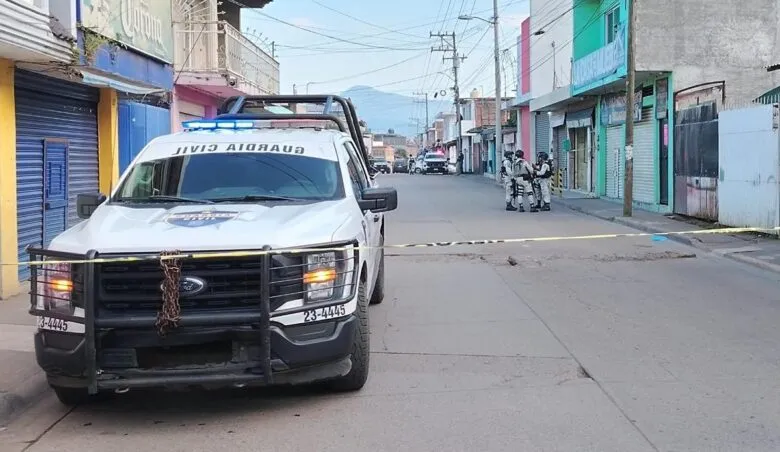 Atacan a balazos a un hombre al interior de una tortillería en Uruapan