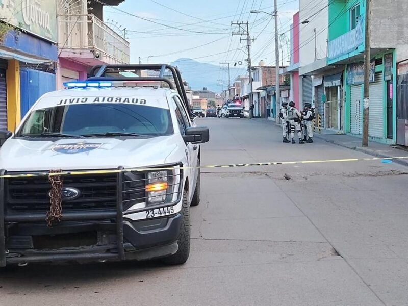 Atacan a balazos a un hombre al interior de una tortillería en Uruapan
