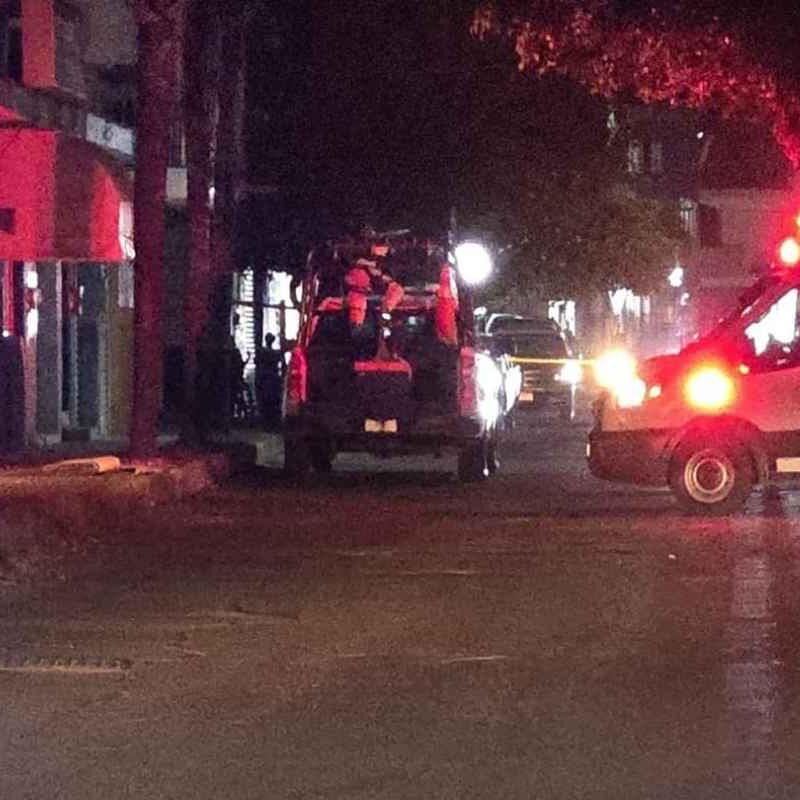 Sujeto en bicicleta ataca a balazos a joven en Zamora, Michoacán