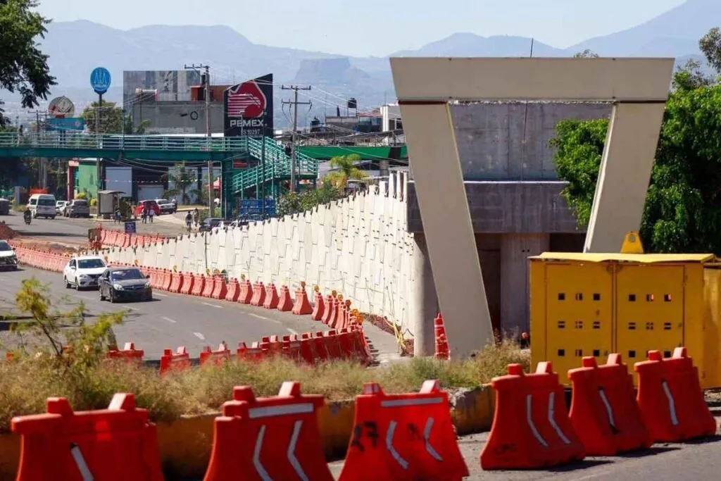 Avanza 54% distribuidor de salida a Pátzcuaro en Morelia