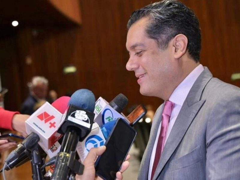 Diputado morenista Sergio Gutiérrez justifica participación en homenaje a la Sonora Santanera