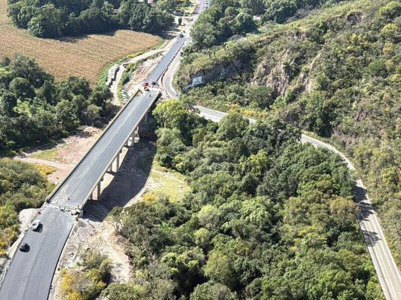 Bedolla supervisó la autopista Maravatío-Zitácuaro, que conectará la región Oriente