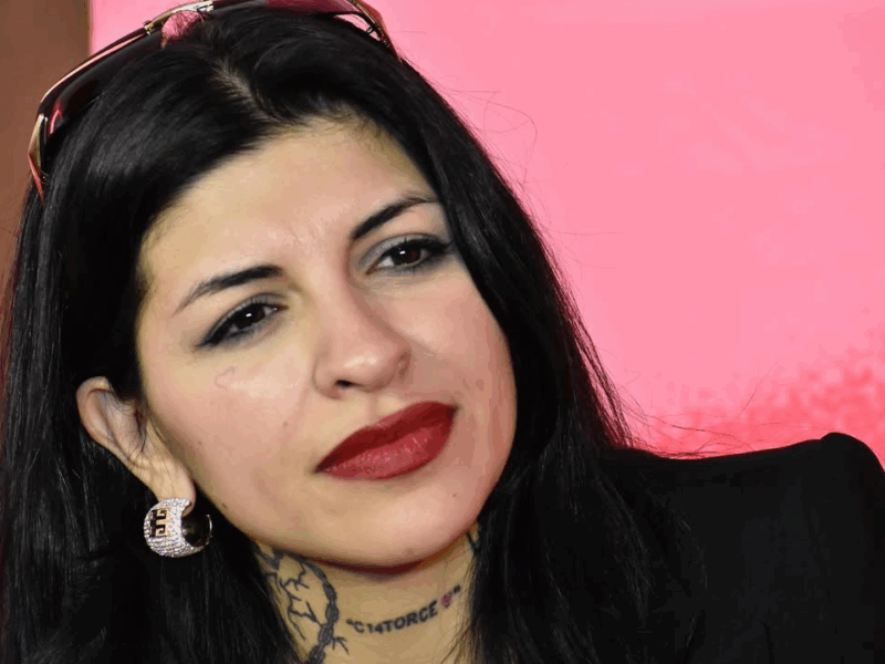 Cazzu llega a México con Inti y confiesa lo que realmente le dolió de la entrevista de Nodal con Adela Micha