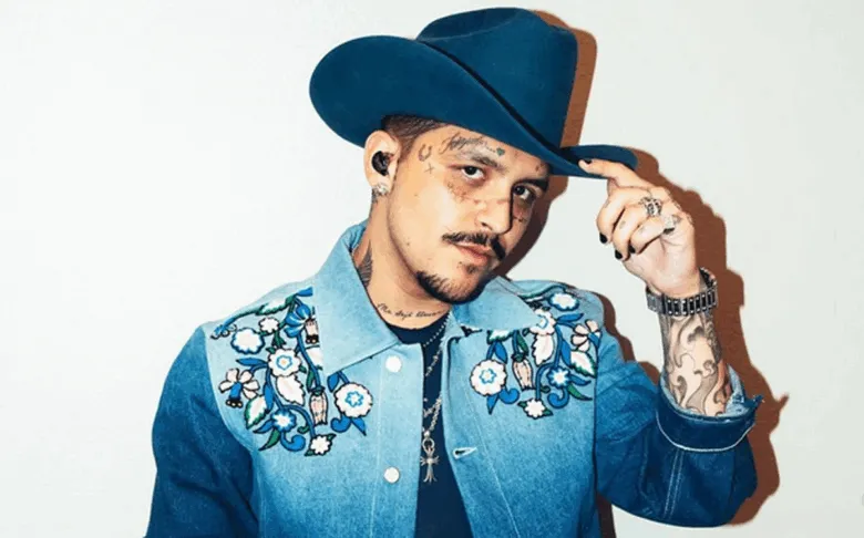 Christian Nodal comparece ante la Fiscalía por presunta falsificación de documentos en disputa con Universal Music