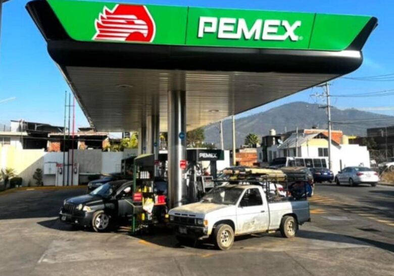 Cierre de Pemex Uruapan tras asesinato genera escasez, Directivo, escasez de gasolina, violencia
